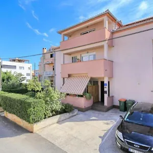 https://apartmani-natali.hotelinzadar.com
